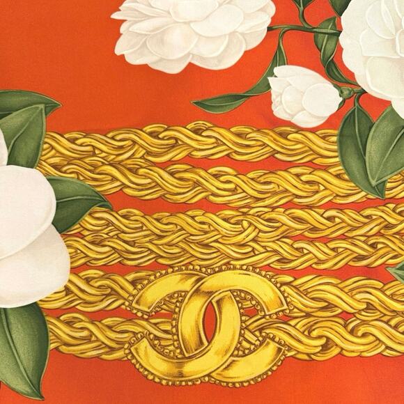 Vintage CHANEL Large Silk Scarf with Floral and Chain Motifs - Picture 4 of 4
